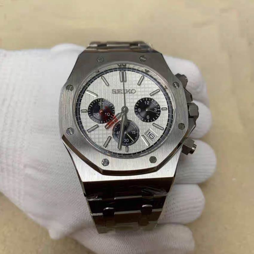 Men modify Seiko watches