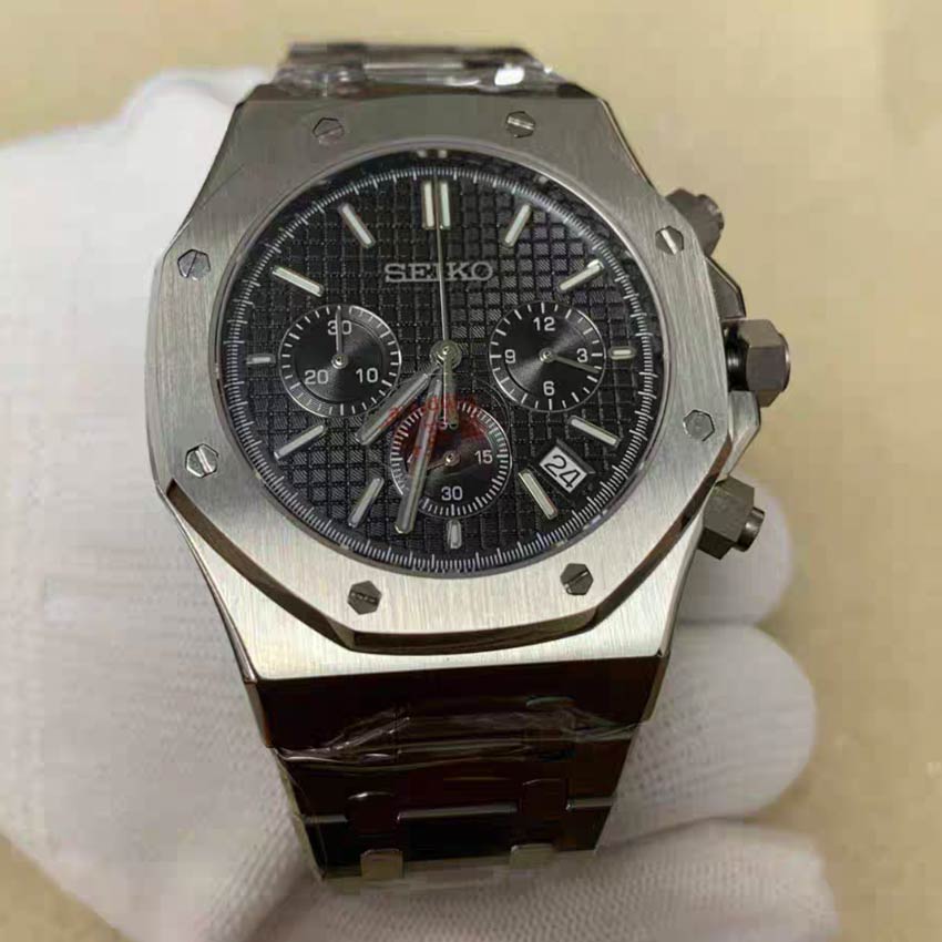 Men modify Seiko watches