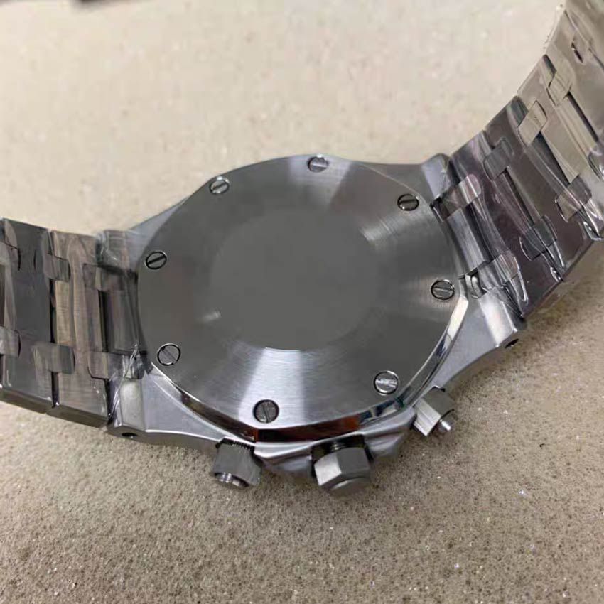 Men modify Seiko watches