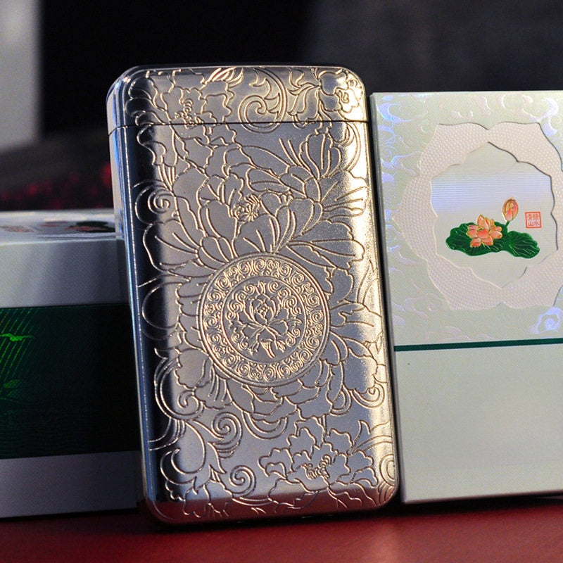 Portable cigarette case