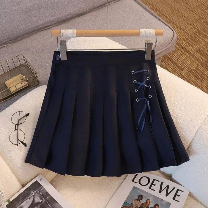 High-waisted pleated short skirt