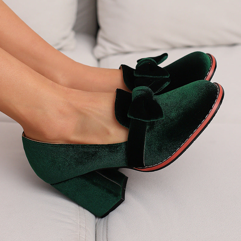 Suede loafers with bow, low-cut, chunky high heels for spring and autumn.